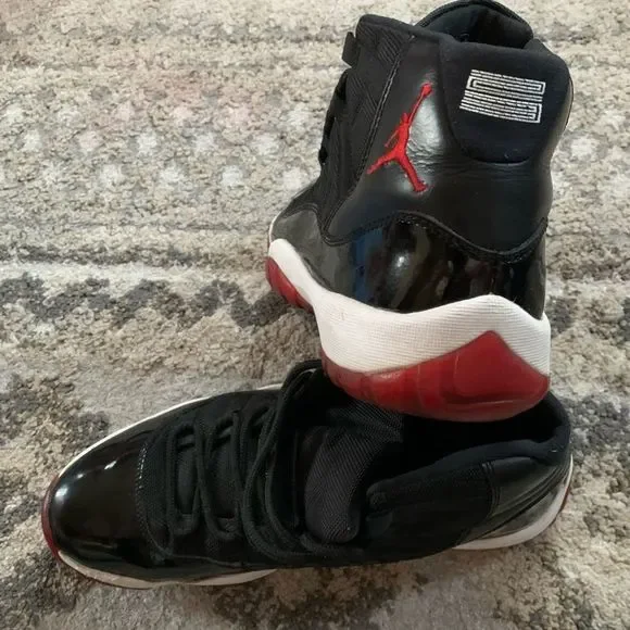 Jordan 11 Retro Bred Playoffs 2012 10.5 - Picture 5 of 9